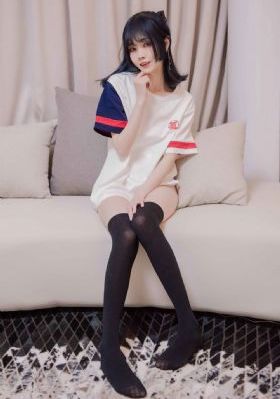 女仆扒开双腿让主人调教游戏_4KBD在线观看