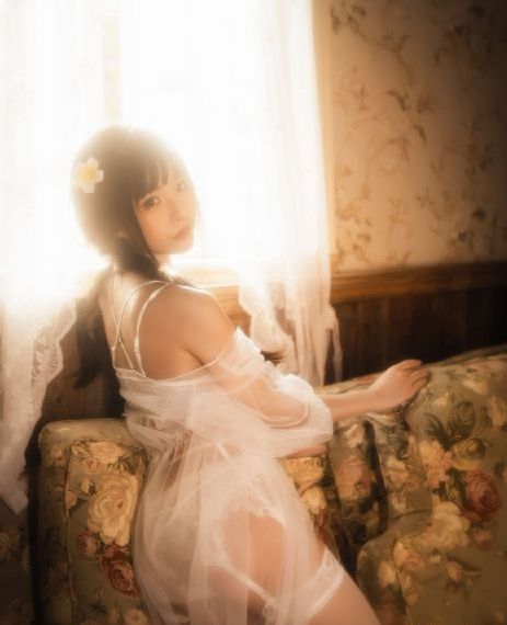 少妇羞涩呻吟乳沟偷拍视频_4K高清视频观看